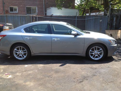 2009 Nissan Maxima SV Sedan 4-Door 3.5L, image 2