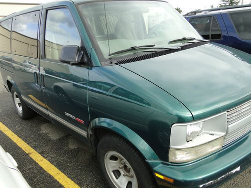 1998 chevrolet astro van - 6 passenger