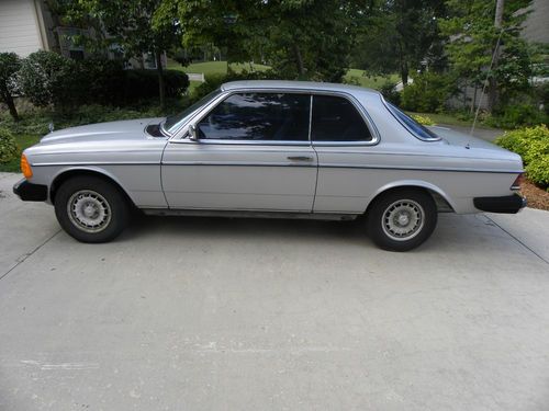 1985 mercedes-benz 300cd base coupe 2-door 3.0l