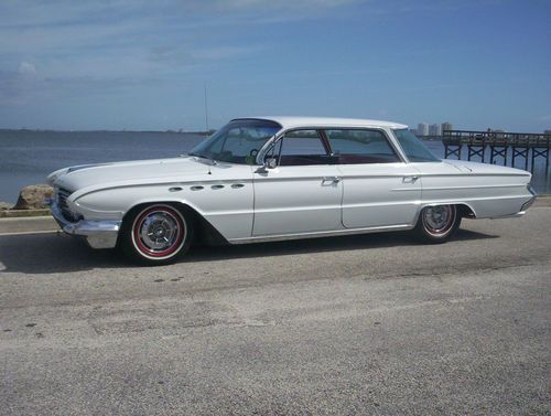 1961 buick electra "flat top" ** hard top **