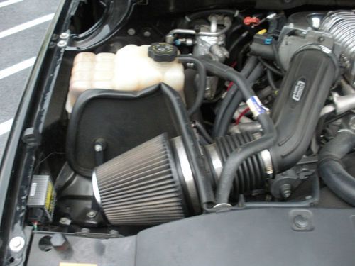 2002 GMC Yukon XL 1500 Denali Sport Utility 4-Door 6.0L, image 4