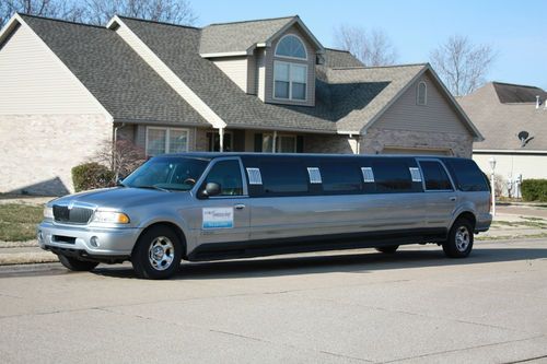 1999 lincoln navigator.  all new inside and out!!  no reserve!!