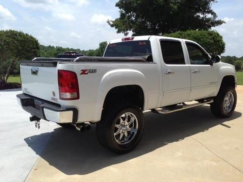 2007 gmc sierra 1500 custom white crew cab pickup 4-door 5.3l 4x4