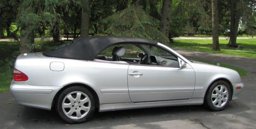 2002 mercedes clk 320 convertible  super clean car!!!