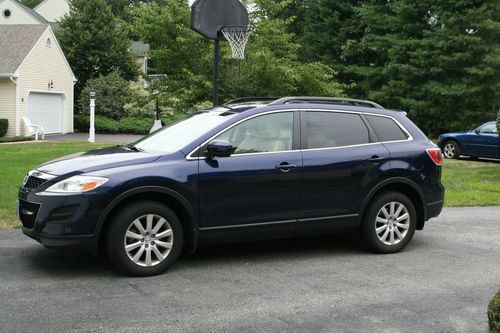 2010 mazda cx-9 sport, all wheel drive awd, seats 7,  one owner, no reserve