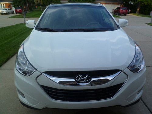 2012 hyundai tucson limited awd 2.4l navigation moon one owner clear carfax