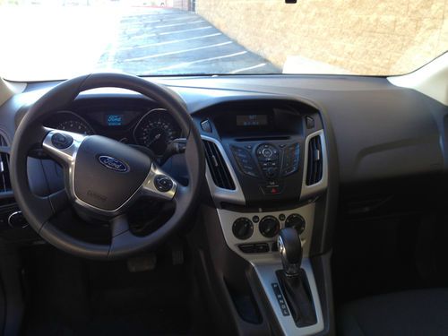 2012 Ford Focus SE Sedan 4-Door 2.0L, image 2