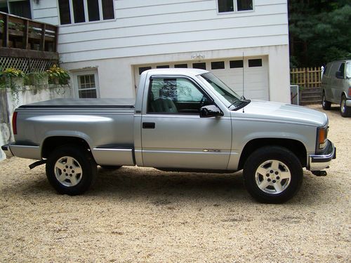 1997 chevrolet k1500 cheyenne standard cab pickup 2-door 5.0l