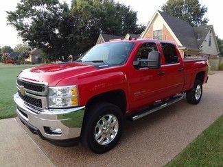 Nonsmoker, duramax diesel, allison trans, z71 4x4, crewcab, perfect carfax!