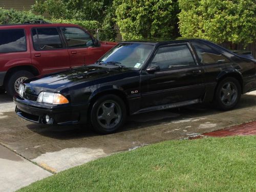 1990 ford mustang gt hatchback 2-door 5.0l