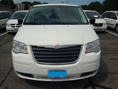 2008 chrysler town &amp; country lx mini passenger van 4-door 3.3l