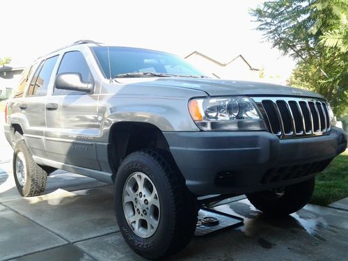 Lifted jeep grand cheokee laredo