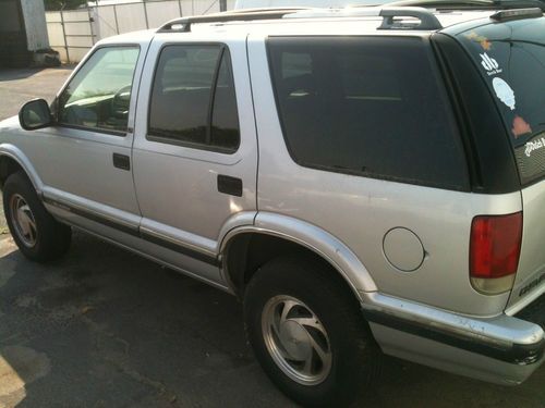 1996 chevrolet blazer 4 door white 4.3 l a/t loaded 160k