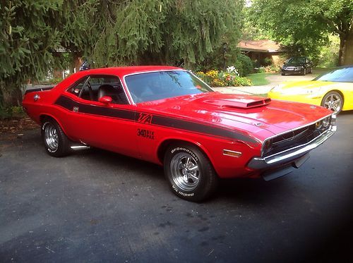 1970 dodge challenger t/a 340 six pak viper red