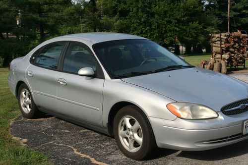 2003 ford taurus se 4 door sedan