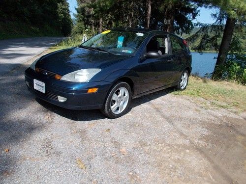 2003 ford focus zx3 hatchback 3-door 2.0l