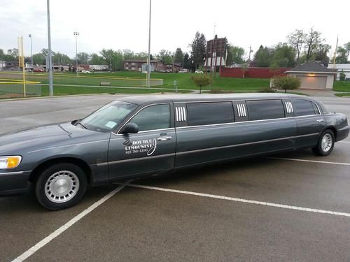 1999 Lincoln town car Limousine, image 3