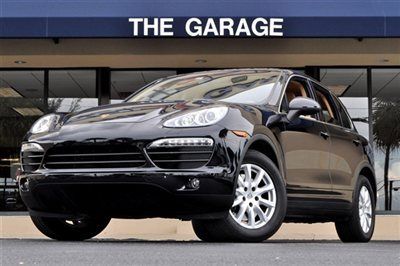 2012 porsche cayenne 300hp 3.6l,navigation,convenience pkg,black/beige,only 12k!