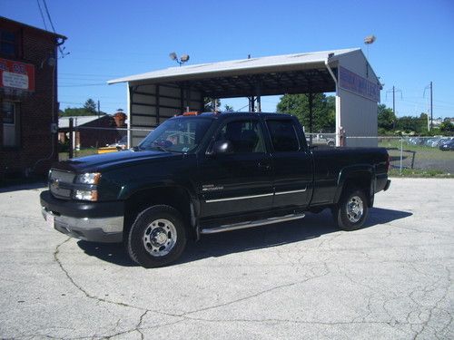 2004.5 duramax diesel, ext cab, short bed