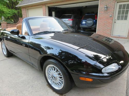 1992 mazda miata limited edition convertible 2-door 1.6l