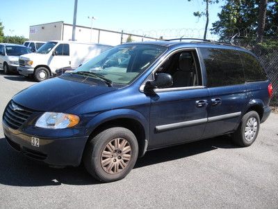 2006 chrysler town &amp; country 6 pass v6  a/c cold