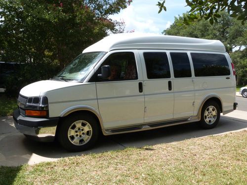 2011 chevrolet express 1500 wheelchair van with ez-lock