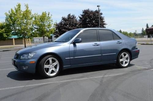 2004 lexus is300 base sedan 4-door 3.0l