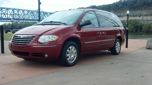 2007 chrysler town &amp; country limited mini passenger van 4-door 3.8l