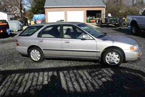 1996 HONDA ACCORD LX WAGON RARE 5 SPEED 120K NO RUST, image 3