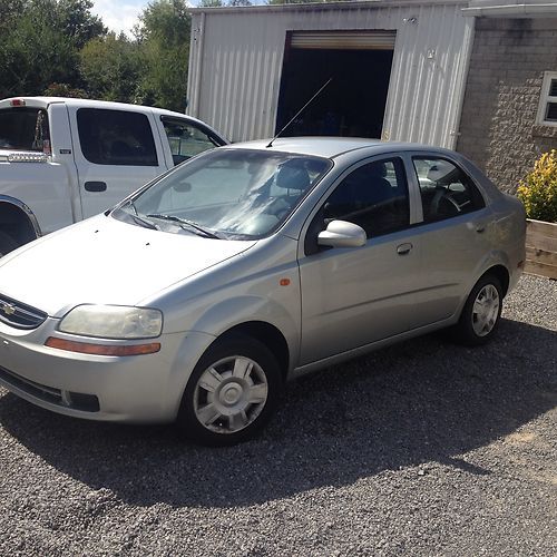 2004 chevrolet aveo sedan,  72k actual mi., air,automatic, very clean, excellent