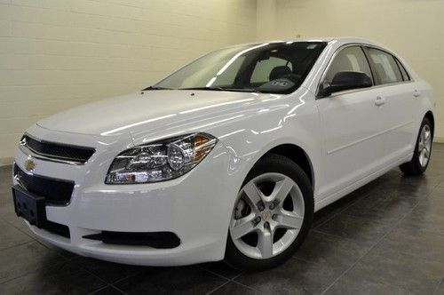 2012 chevrolet malibu ls gas sipper like new we finance 1.99%!! free shipping!!