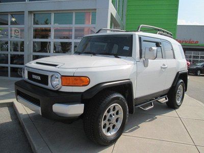 Fj cruiser 4x4 off road pkg one owner bilstein shocks roof rack sport utitlity