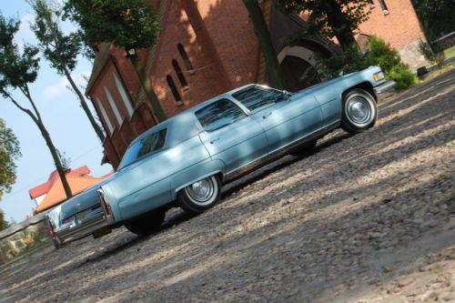 1975 cadillac fleetwood 60 special brougham sedan 4-door 8.2l