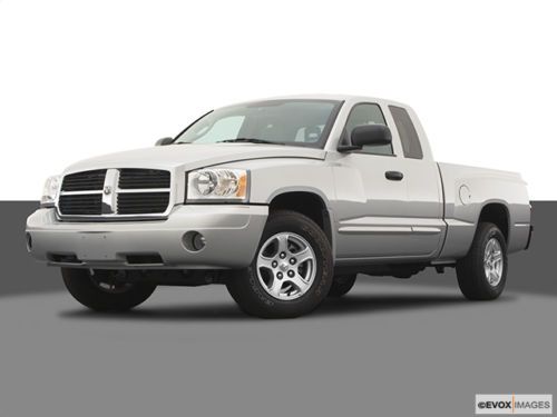 2005 dodge dakota st extended cab pickup 4-door 3.7l