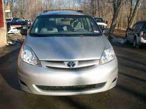 2006 TOYOTA SIENNA, US $8,995.00, image 2