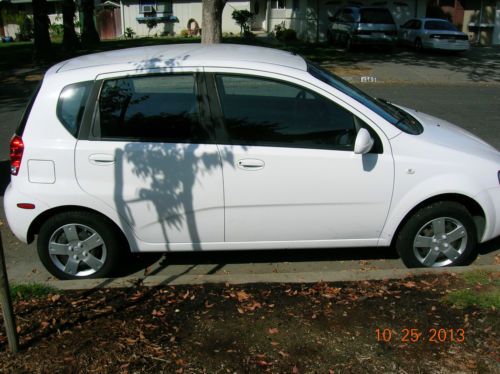 2006 chevy/ chevrolet aveo. super clean