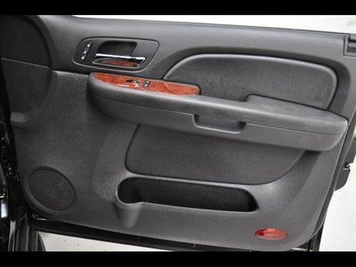 Chevy Tahoe LTZ 2009 Leather Chrome wheels Sunroof DVD Navigation Low Reserve, image 37