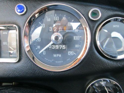 MG : MGB Convertible - Less than 4k ACTUAL miles - Dealer installed A/C, image 2