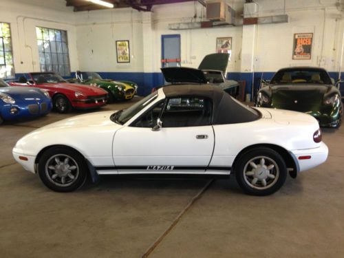 1991 mazda miata base convertible 2-door 1.6l