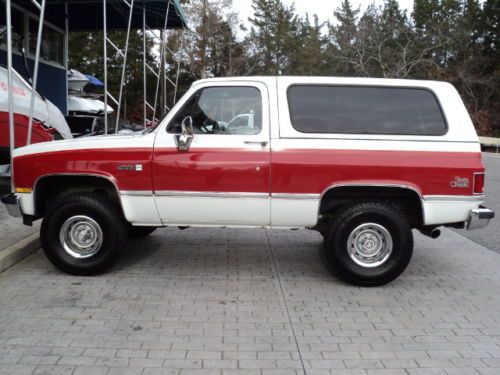 1988 gmc sierra classic.108k all original.garage kept.true one of a kind!!