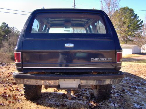 1990 Chevy Suburban 4x4, 350ci V-8, 38x15.50x16 Super Swampers, Lifted, Off Road, image 5