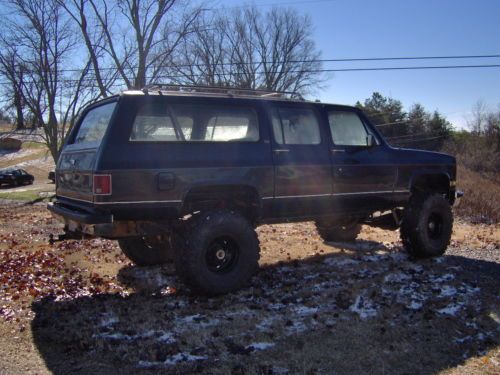 1990 Chevy Suburban 4x4, 350ci V-8, 38x15.50x16 Super Swampers, Lifted, Off Road, image 6