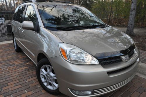 2005 toyota sienna xle limited awd.no reserve.leather/dvd/3rd row/alloys/cruise