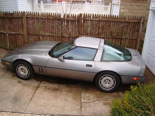 1984 chevrolet corvette base hatchback 2-door 5.7l c4 4+3 manual transmission