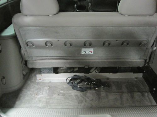 2003 Chrysler Town&Country Braun / IMS wheelchair accessible van with kneeling, image 21