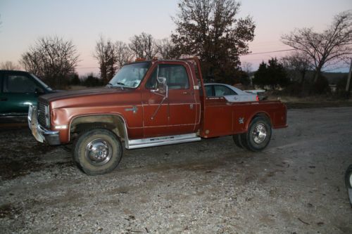 1983 chevrolet k30 4x4 flatbed truck