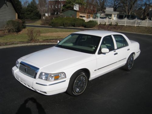 2008 mercury grand marquise gs only 25k miles one owner  elderly couple owned