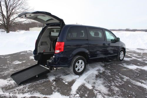 2013 dodge grand caravan sxt handicap accessible wheelchair van