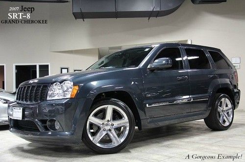 2007 jeep grand cherokee srt-8 4wd loaded! navigation rear seat dvd moonroof wow