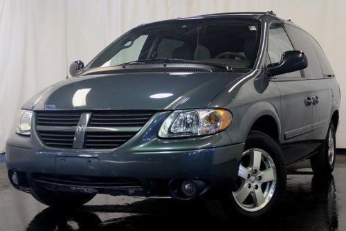 05 dodge caravan sxt power doors alloys dvd